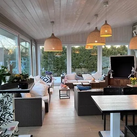 Beautiful And Spacious With A Balcony *