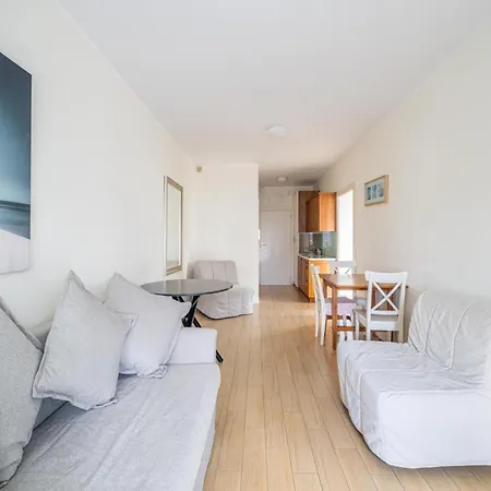 Apartment Beautiful And Spacious With A Balcony