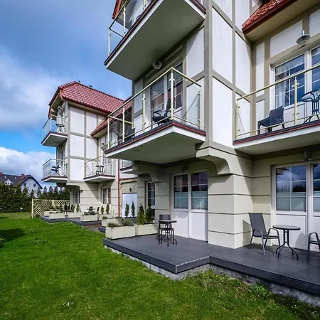 Beautiful And Spacious With A Balcony *